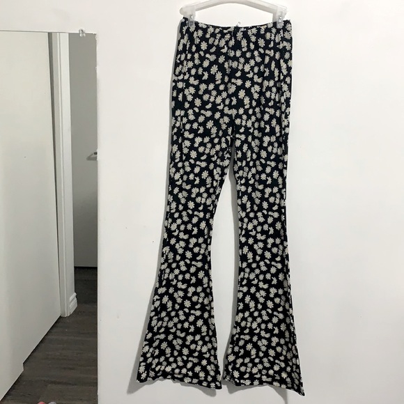 SHEIN daisy floral flare leg pants - Picture 1 of 2